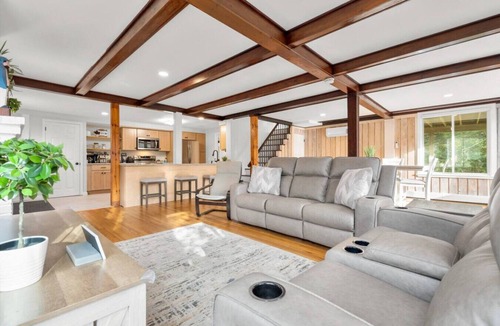 South Britain House | Lakeside Santuary - Southbury