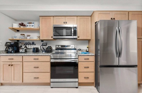 South Britain House | Lakeside Santuary - Southbury