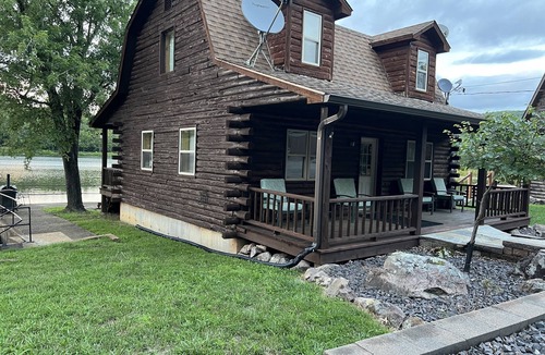 Blackwell Cabin | Lakeside Secluded Private Cabins, on Two Twenty Acre Lakes