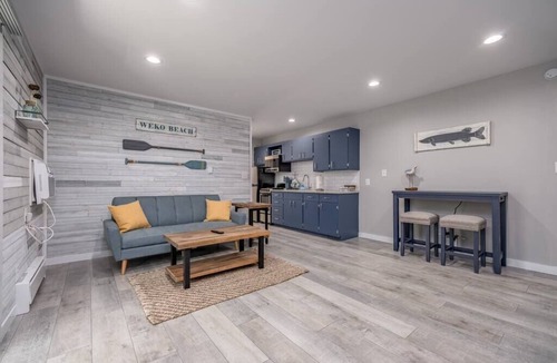 Bridgman Condo | Lakeside Serenity: 1BD Villa with Private Deck