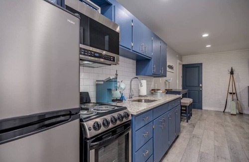 Bridgman Condo | Lakeside Serenity: 1BD Villa with Private Deck