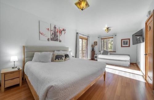 Brockway House | Lakeside Serenity Retreat