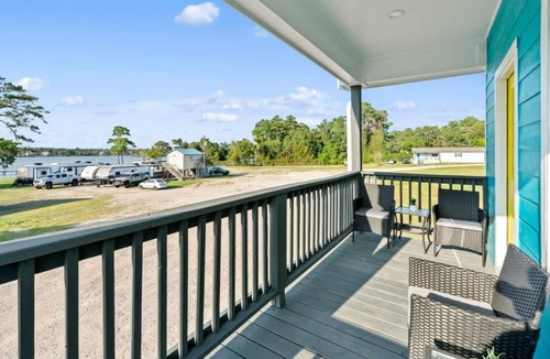 Highlands House | Lakeside Sky House @Red Ear River Boat & RV Park