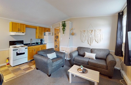 Plaster Rock Hotel | Lakeside Stays