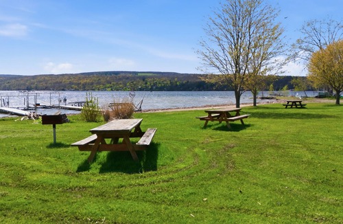 Town of Richmond Apartment | Lakeside Studio Apartment steps from lake. Private Beach and Park
