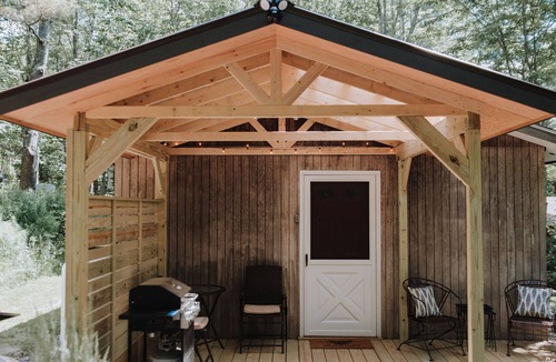 Liberty Cottage | Lakeside Studio Cottage with Lake Access and Dock