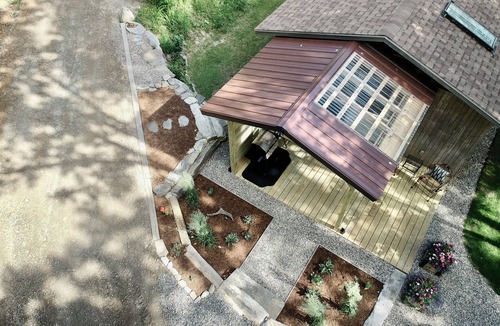 Liberty Cottage | Lakeside Studio Cottage with Lake Access and Dock