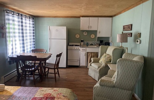 Lochmere House | Lakeside Suite with full Kitchen