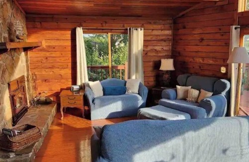 Livingston Cabin | Lakeside sunset cabin