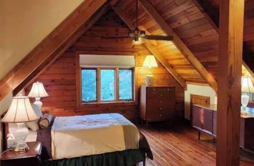 Livingston Cabin | Lakeside sunset cabin
