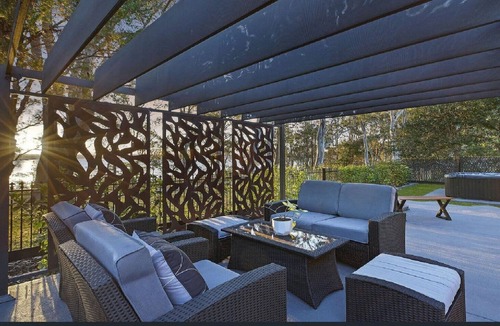 Buff Point House | LAKESIDE SUNSET RETREAT