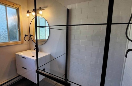 Lac-Cayamant Ski Chalet | Lakeside Therapy waterfront cottage on Lac Cayamant