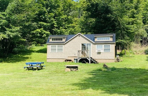 Rome House | Lakeside Tiny Cozy Retreat