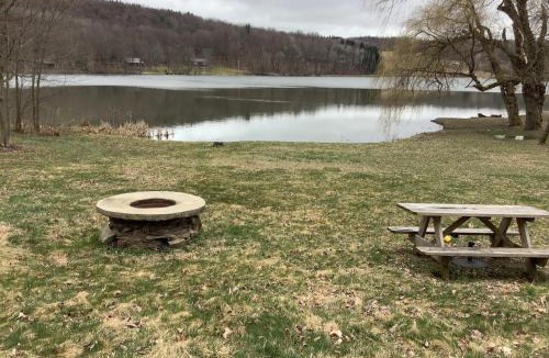 Rome Apartment | Lakeside Tiny Cozy Retreat