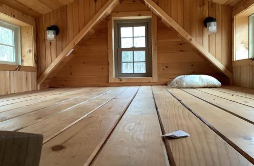 Rome Apartment | Lakeside Tiny Cozy Retreat