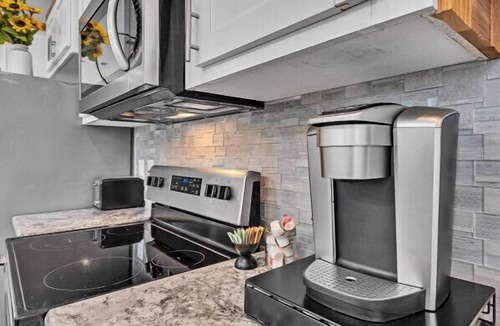 Belton House | Lakeside Tiny Home|Boat Parking | Lake Access