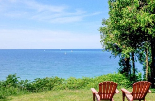 Bayfield Cottage | Lakeside Tranquility Lakefront in Bayfield