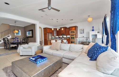 El Lago House | Lakeside