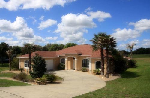 Inverness Cabin | Lakeside Vacations