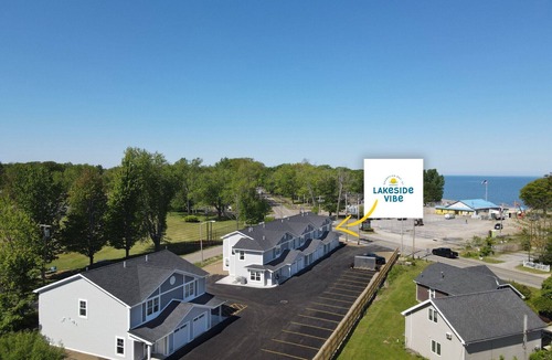 Lake Erie Beach Condo | Lakeside Vibe- Brand new