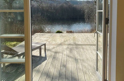 Virklund House | Lakeside villa in scenic Virklund