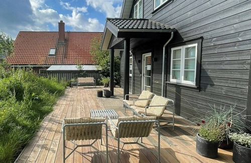 Virklund House | Lakeside villa in scenic Virklund