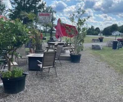 Romney Hotel | Lakeside Village Park Motel