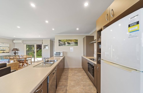 Rainbow Point Cottage | Lakeside Vistas Magic - Rainbow Point Home