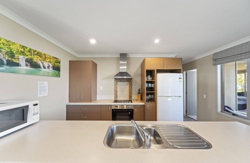 Rainbow Point Cottage | Lakeside Vistas Magic - Rainbow Point Home