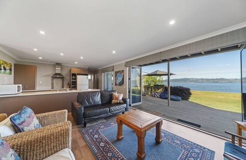 Rainbow Point Cottage | Lakeside Vistas Magic - Rainbow Point Home