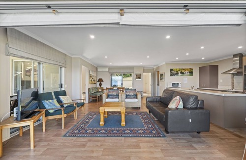 Rainbow Point Cottage | Lakeside Vistas Magic - Rainbow Point Home