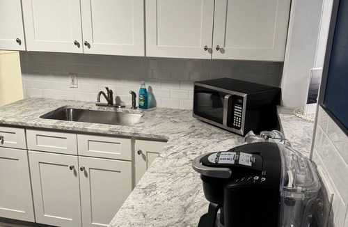 Olcott House | LAKETOWN COTTAGE: 3 bed, New Kitchen, LARGE yard; seconds from the lake & park!