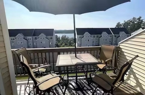 Laconia Condo | Lakeview 2-bedroom condo in Laconia with AC, WiFi