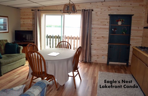 Bergland Cabin | Lakeview 2 bedroom Suite