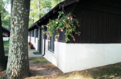 Minocqua Cabin | LakeView 3, LakeFront Suite