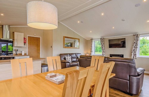 Woodhall Spa Ski Chalet | Lakeview 3 Pet Friendly