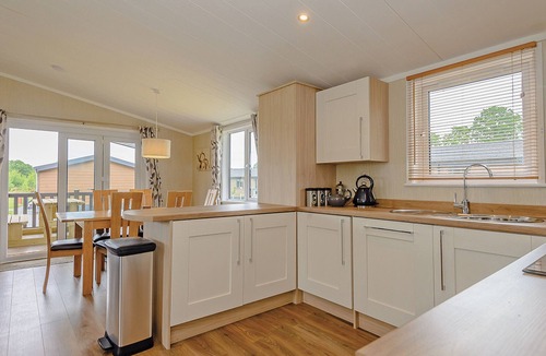 Woodhall Spa Ski Chalet | Lakeview 3 Pet Friendly