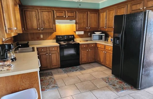 Navarro County House | Lakeview 4BR w/Fire Pit & Fenced Yard