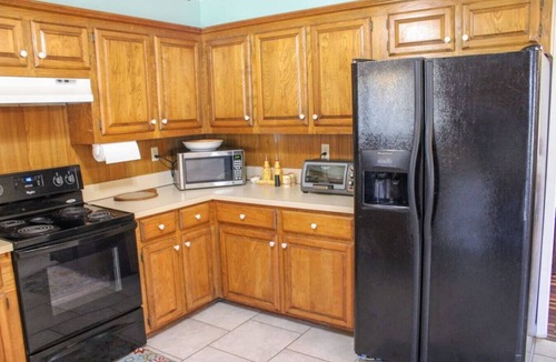 Navarro County House | Lakeview 4BR w/Fire Pit & Fenced Yard