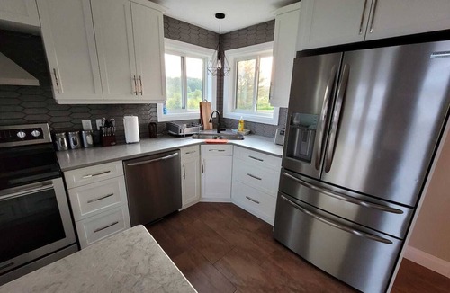 Port Carmen House | LAKEVIEW-BEAUTIFUL BRAND NEW COTTAGE PRIVATE BEACH