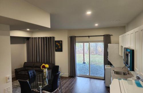 Bedford House | Lakeview Breaktrail Stays