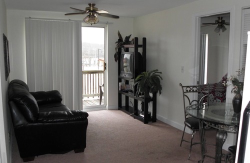 Sunrise Beach House | Lakeview Bungalow Retreat on Captain Ron's #8