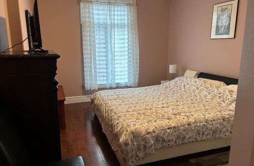 Colborne Apartment | Lakeview