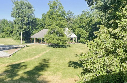 Pershing Cabin | Lakeview Cabin B, Geneva Center Woodland Campsites in Rochester Indiana