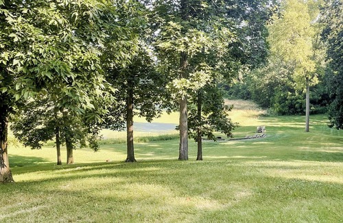 Pershing Cabin | Lakeview Cabin B, Geneva Center Woodland Campsites in Rochester Indiana