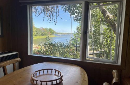 Carling House | Lakeview Cabin in Georgian Bay - Rockwood #3