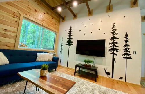 Hamlin House | Lakeview Cabin in The Hideout