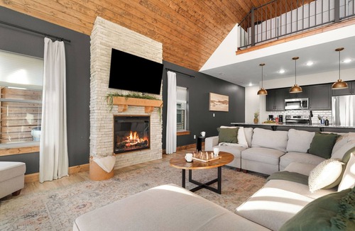 Table Rock Cabin | Lakeview Cabin w/Hot Tub, Pool, Decks - Sleeps 20