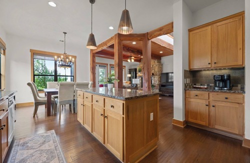 Leander House | Lakeview Cabin w/Resort Style Pools, pickleball, N. Shore Marina on Lake Travis