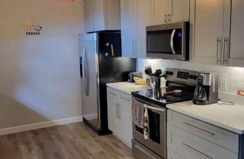 Young Harris Cabin | Lakeview Cabin with hot tub